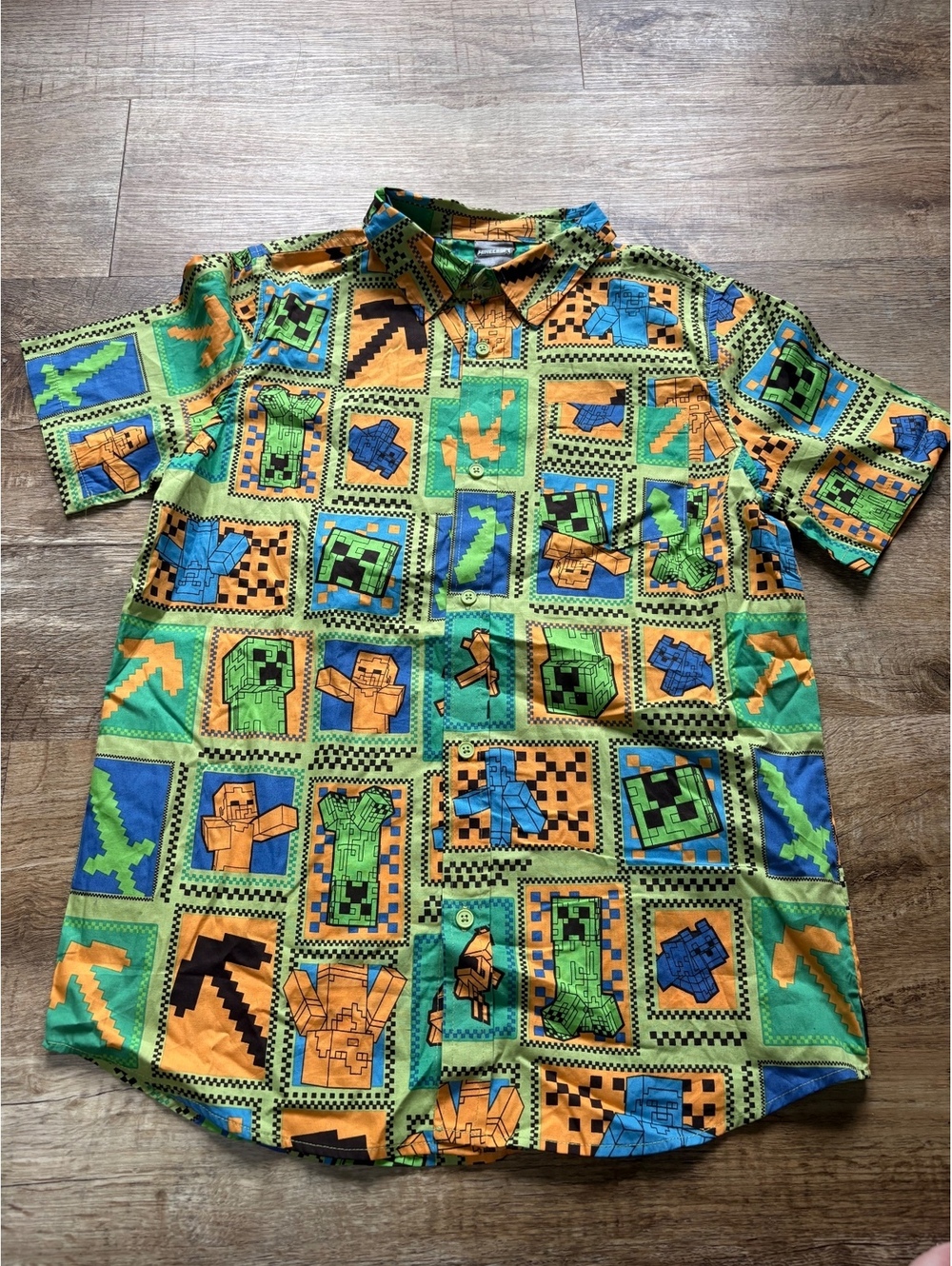 Minecraft Youth XXL Short Sleeve Button-Up Shirt